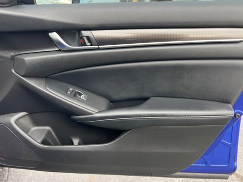 Used 2018 Honda Accord Sport image 19