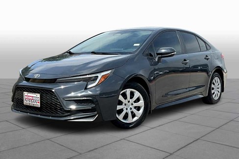 Used 2023 Toyota Corolla SE image 2