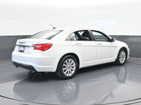Used 2013 Chrysler 200 Touring image 6