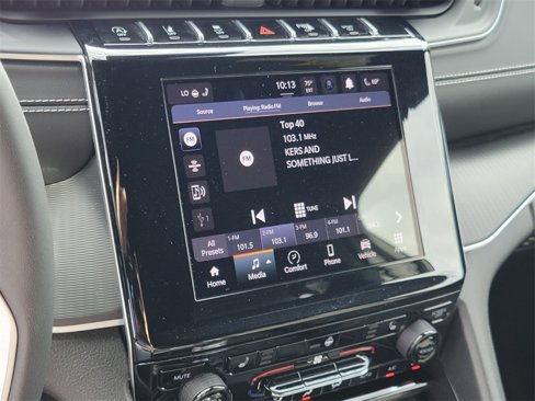 Used 2024 Jeep Grand Cherokee Altitude image 21