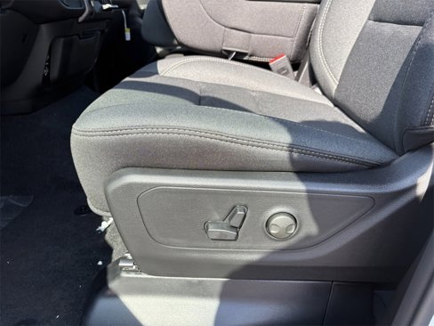 New 2026 RAM 1500 4x4 Crew Cab image 17