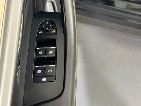 Used 2025 MAZDA CX-70 Plug-In Hybrid w/ Premium Pkg image 18