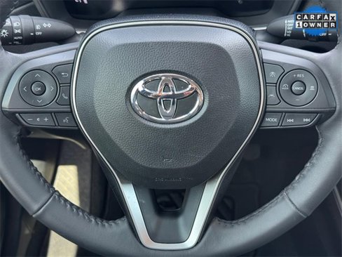 Used 2024 Toyota Corolla Cross XLE image 13