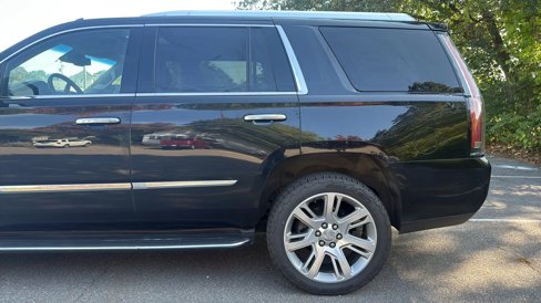 Used 2015 Cadillac Escalade Luxury image 6