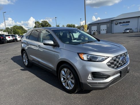 Used 2024 Ford Edge Titanium image 2