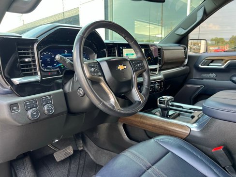 Used 2023 Chevrolet Silverado 1500 High Country w/ Z71 Off-Road Package image 2