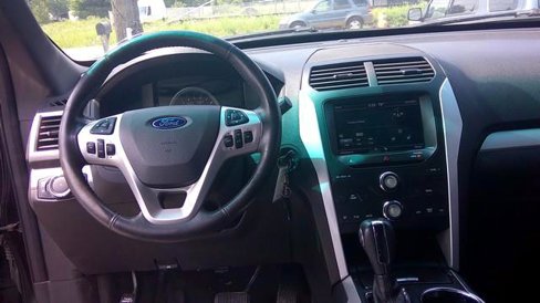 Used 2015 Ford Explorer XLT w/ Equipment Group 202A image 10