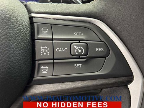 Used 2023 Jeep Grand Cherokee L Limited image 41