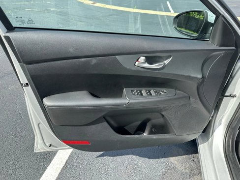 Used 2021 Kia Forte LXS image 10