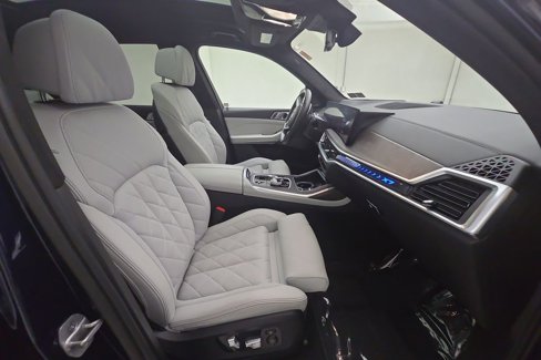 Certified 2024 BMW X7 xDrive40i w/ Executive Package image 31