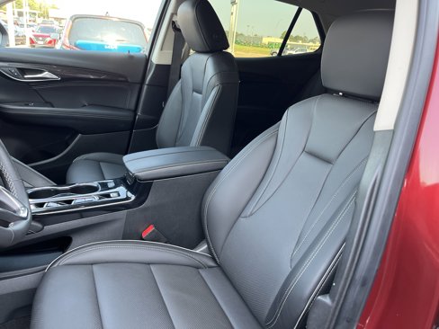 Used 2023 Buick Envision Essence image 9