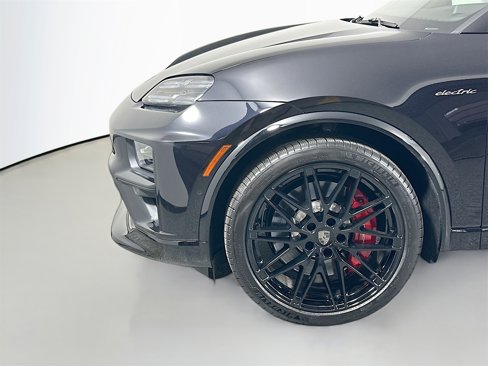 New 2025 Porsche Macan Turbo Electric image 11