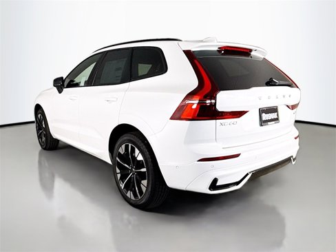 New 2026 Volvo XC60 B5 Plus w/ Climate Package PRO image 5