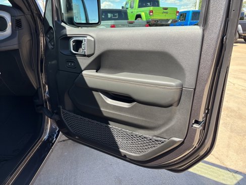 New 2025 Jeep Wrangler Unlimited Sahara image 25