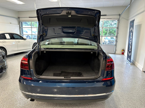 Used 2019 Volkswagen Passat Wolfsburg Edition image 29