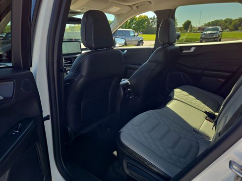 Used 2024 Ford Escape Platinum w/ Premium Technology Package image 37