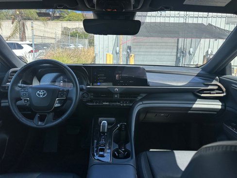 Used 2025 Toyota Crown XLE image 33