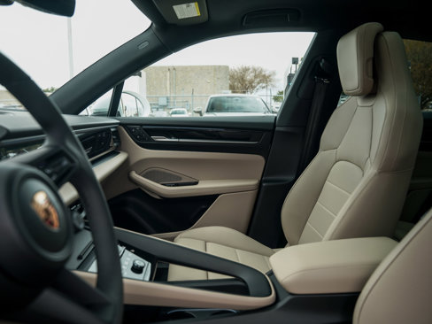 New 2025 Porsche Macan 4S Electric image 22