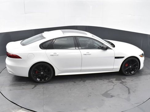 Used 2024 Jaguar XF R-Dynamic SE image 40