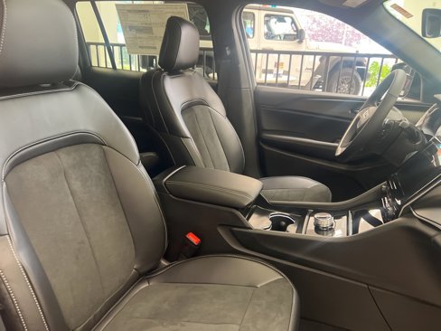 New 2025 Jeep Grand Cherokee L Altitude image 13