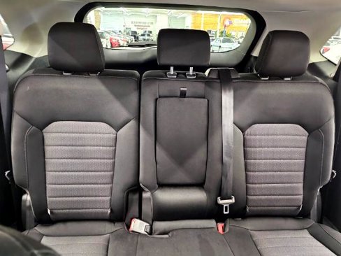 Used 2019 Ford Edge SE image 34