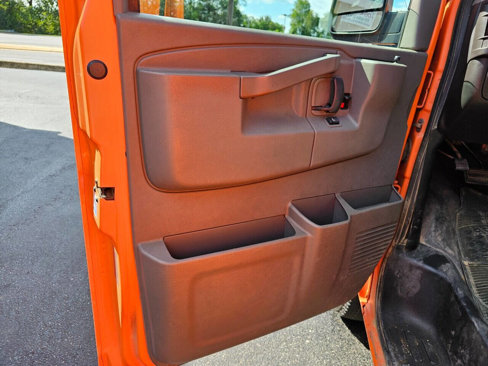 Used 2017 Chevrolet Express 2500 image 15