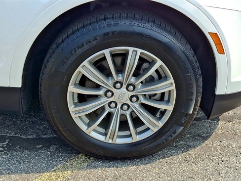 Used 2018 Cadillac XT5 Luxury w/ Driver Awareness Package image 8