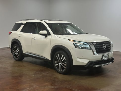 Used 2024 Nissan Pathfinder Platinum image 23