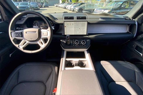 New 2025 Land Rover Defender 130 X-Dynamic SE image 5