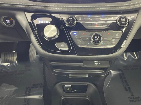 New 2026 Chrysler Pacifica Select image 29