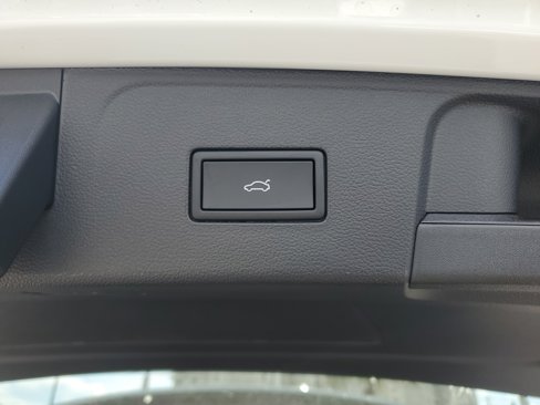 New 2026 Volkswagen Atlas SE image 9