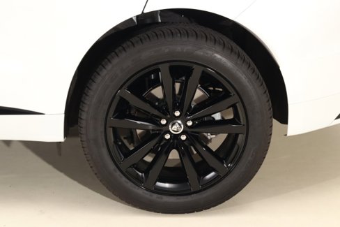 Used 2024 Jaguar F-PACE R-Dynamic S image 27