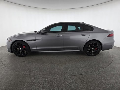 Certified 2024 Jaguar XF R-Dynamic SE image 6