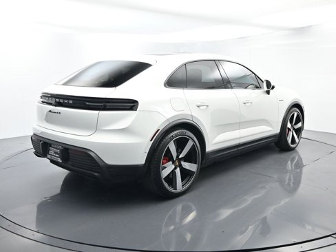 Certified 2025 Porsche Macan 4S Electric image 14