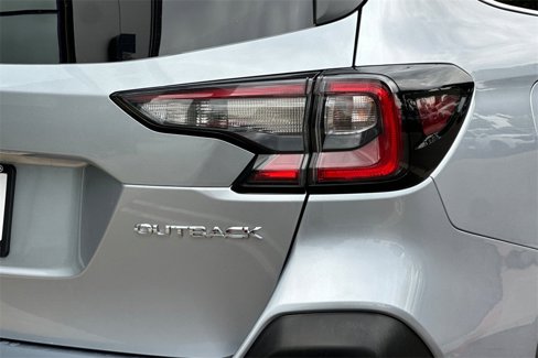 Used 2024 Subaru Outback Premium image 32