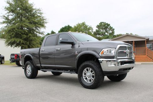 Used 2014 RAM 2500 Laramie w/ Convenience Group image 3