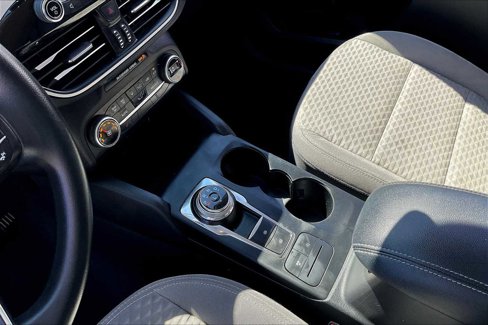 Used 2020 Ford Escape SE image 19