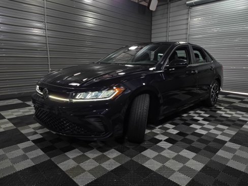 Used 2025 Volkswagen Jetta Sport image 37