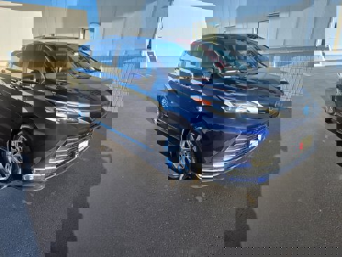Certified 2023 Toyota Sienna Platinum image 1