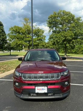 Used 2022 Jeep Compass Latitude image 2