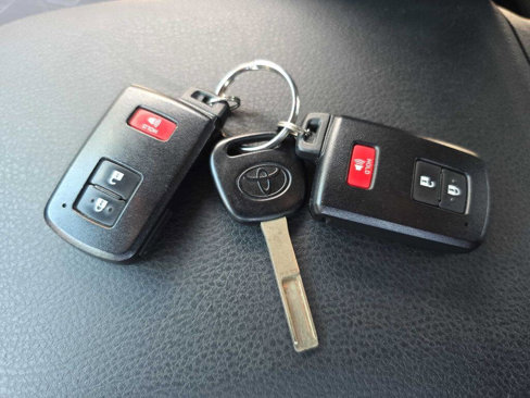 Used 2020 Toyota Tacoma TRD Sport image 16