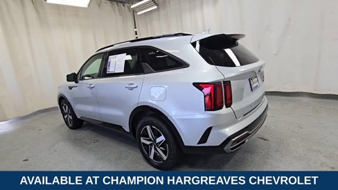 Used 2021 Kia Sorento EX w/ Panoramic Sunroof Package image 9
