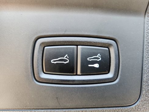 Used 2025 Porsche Panamera image 31