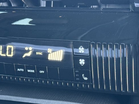 Used 2024 Jeep Wagoneer L 4WD w/ Convenience Group I image 36