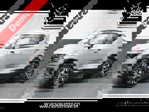 New 2025 Volvo XC40 B5 Core image 4