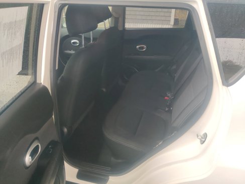 Used 2019 Kia Soul + image 13