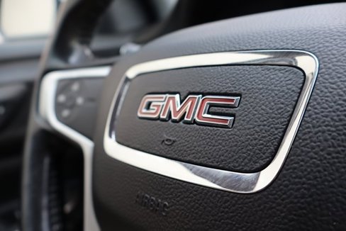 Used 2019 GMC Acadia SLT image 24