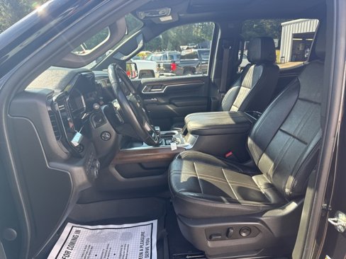 Used 2023 Chevrolet Silverado 1500 High Country w/ High Country Premium Package image 9