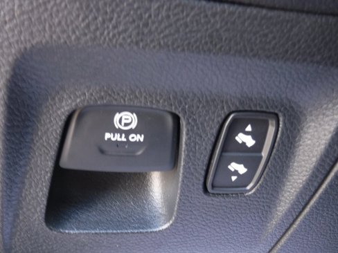 Certified 2025 RAM 1500 Laramie image 18
