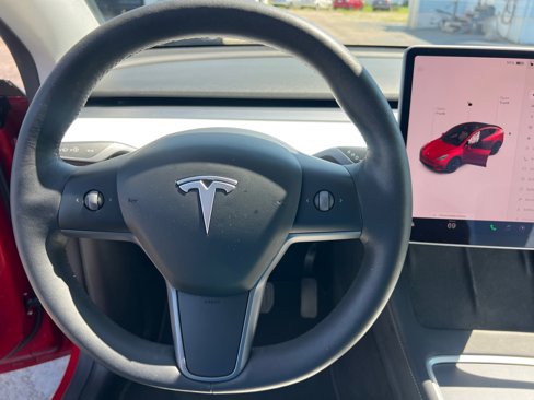 Used 2021 Tesla Model Y Long Range image 27